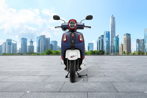 ยามาฮ่า Fazzio x Fila Front View Full Image