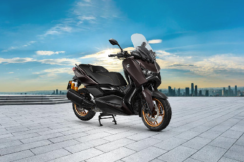 Yamaha Xmax Tech Max Slant Rear View Full Image