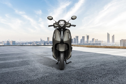 ยามาฮ่า Grand Filano Hybrid Connected Front View Full Image