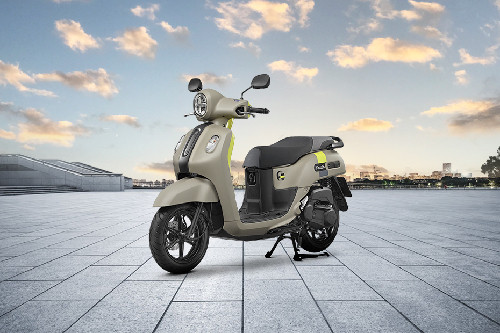 ยามาฮ่า Fazzio Slant Front View Full Image