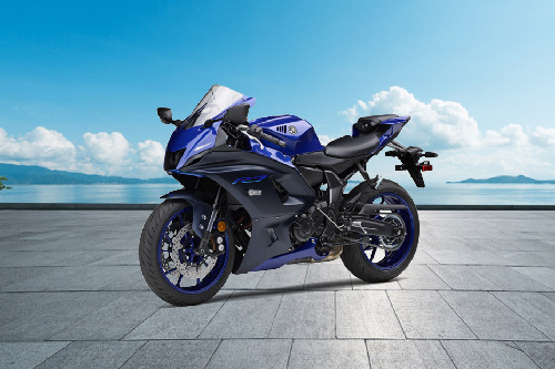 Yamaha YZF-R7 Slant Front View Full Image