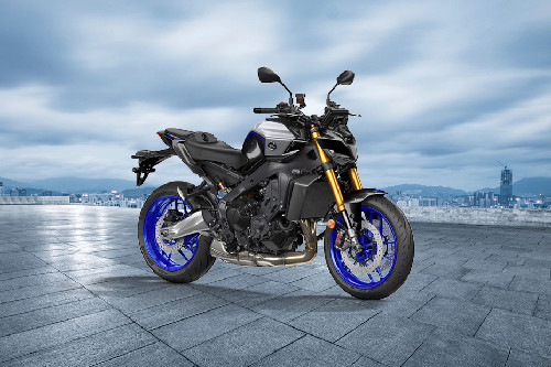 Yamaha MT-09 SP Slant Rear View Full Image