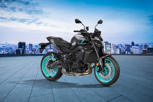 Yamaha MT-09 Y-AMT Slant Rear View Full Image