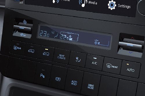 Front AC Controls of ฮุนได Staria