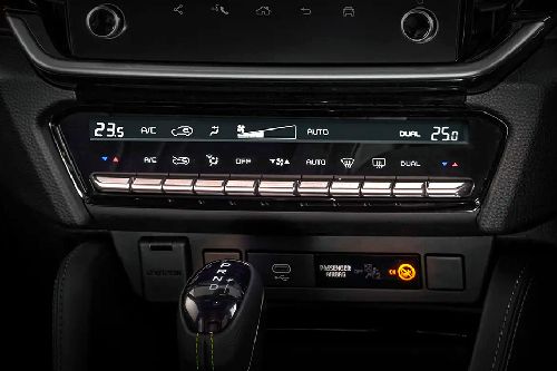 Front AC Controls of อีซูซุ MU-X