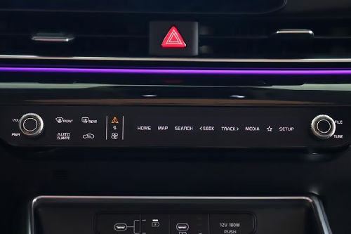 Front AC Controls of เกีย Carnival