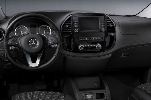 Dashboard View of Vito Tourer