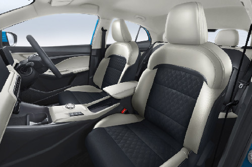 3 Hybrid Plus Front Seats