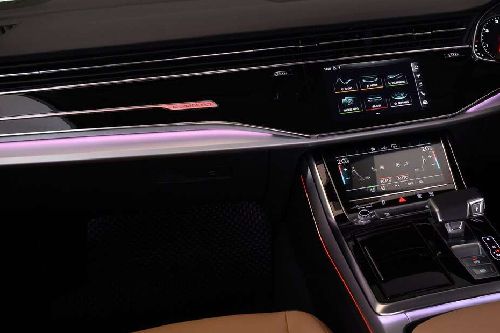 ออดี้ คิว 7 Glove Box