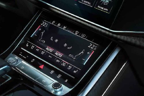 Front AC Controls of ออดี้ Q8