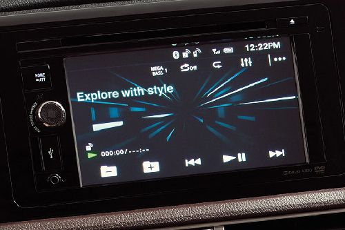 Xpander Cross touch screen
