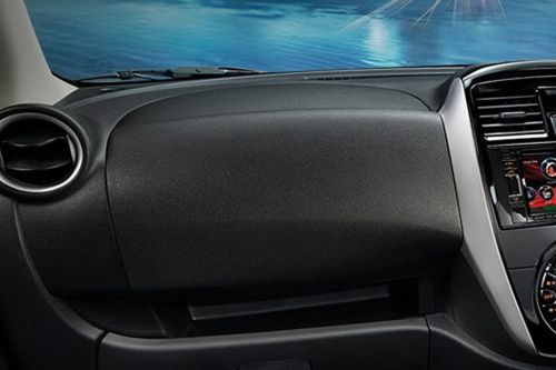 อัลเมร่า Front Side Ac Vents