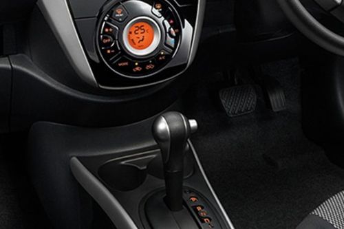 นิสสัน อัลเมร่า Gear Shifter