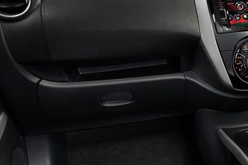 นิสสัน อัลเมร่า Glove Box