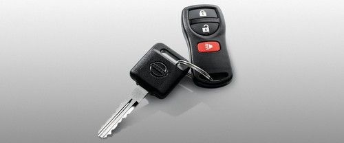 Nissan นาวารา เอ็กซ์-ทีอาร์เอ ซีเอ็นจี Keychain Fob