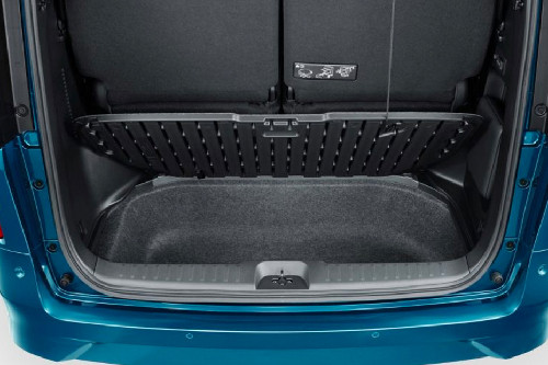 Trunk Open Closer View of Serena e-Power