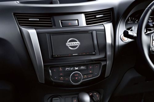 Navara Center Console