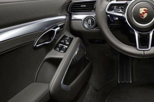 ปอร์เช่ 911  Drivers Side In Side Door Controls