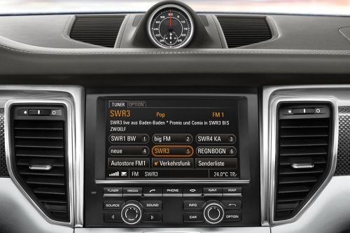 Front AC Controls of ปอร์เช่ แมคแคน