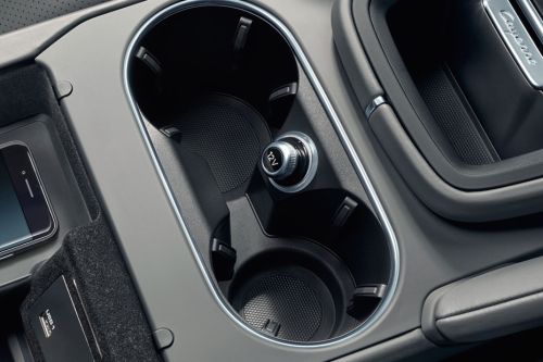 คาเยนน์ Front Center Divider