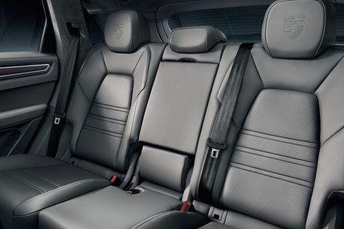 ปอร์เช่ คาเยนน์ Rear Seats