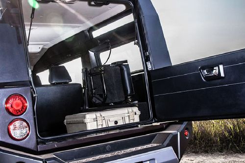 Storage Closer View of ไทยรุ่ง TR Transformer II 7 Seater