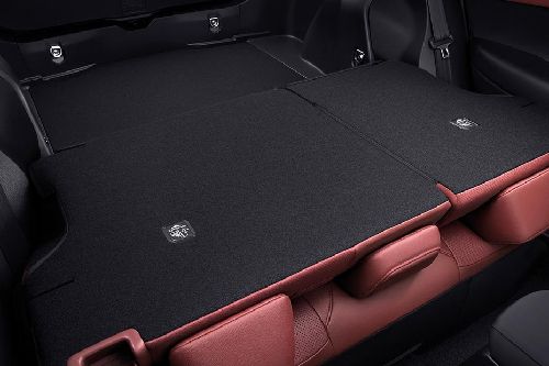 Folding Seats of โตโยต้า Corolla Cross