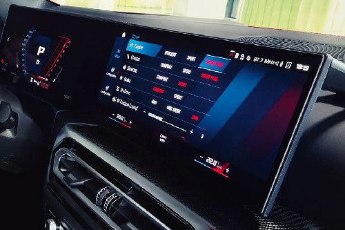 M3 Competition Touring touch screen