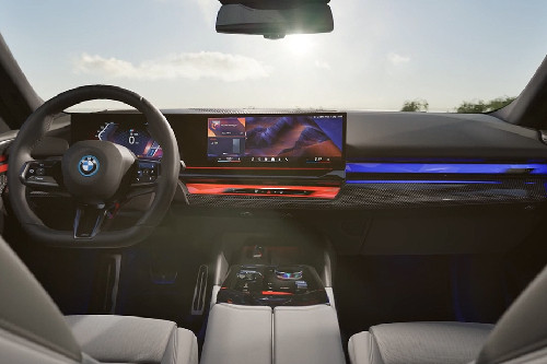 Dashboard View of i5 Touring