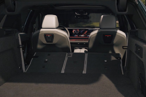 Folding Seats of บีเอ็มดับเบิลยู i5 Touring