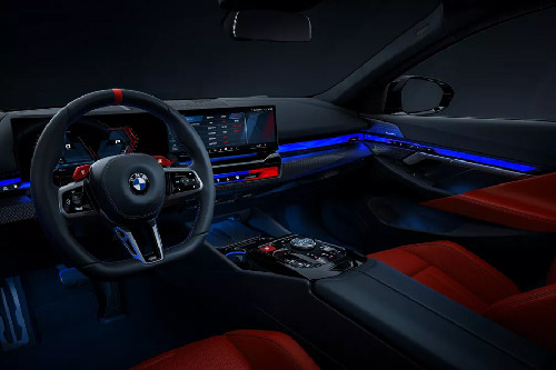 Dashboard View of เอ็ม 5 ซีดาน